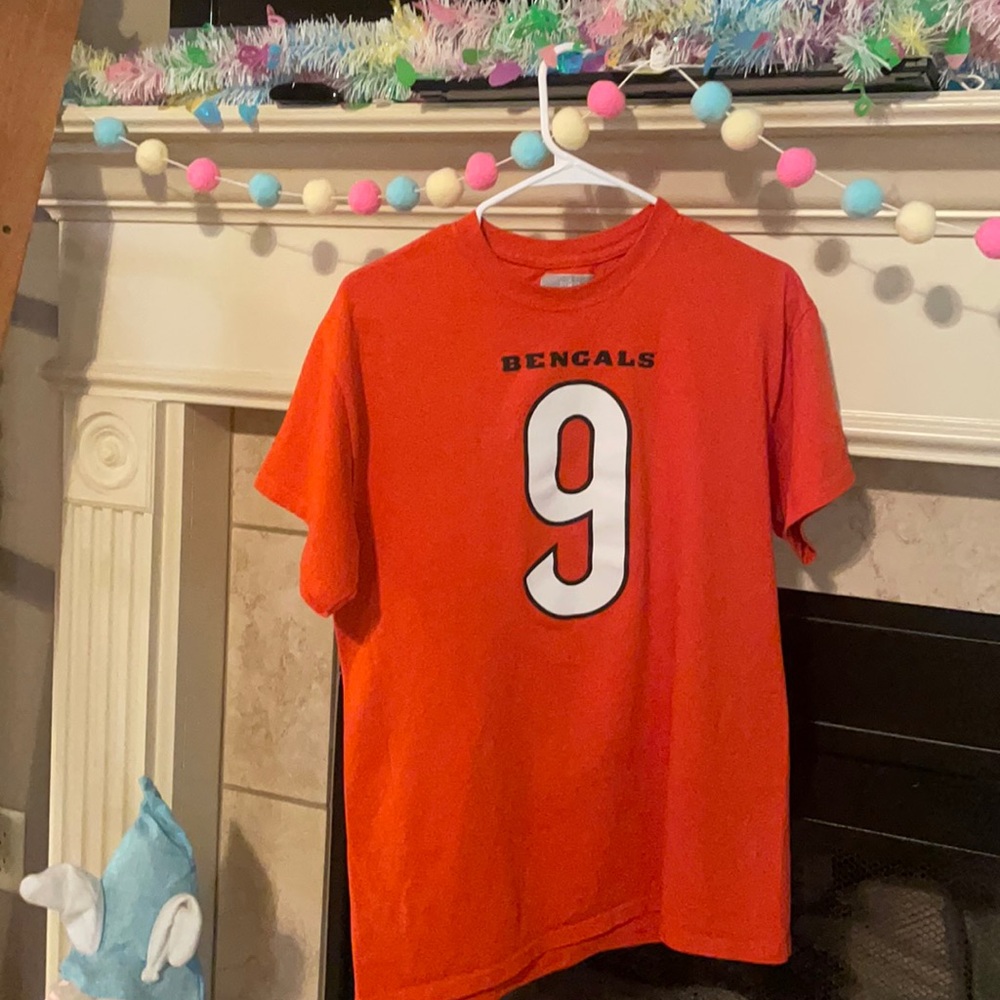 Men’s medium NFL orange t-shirt